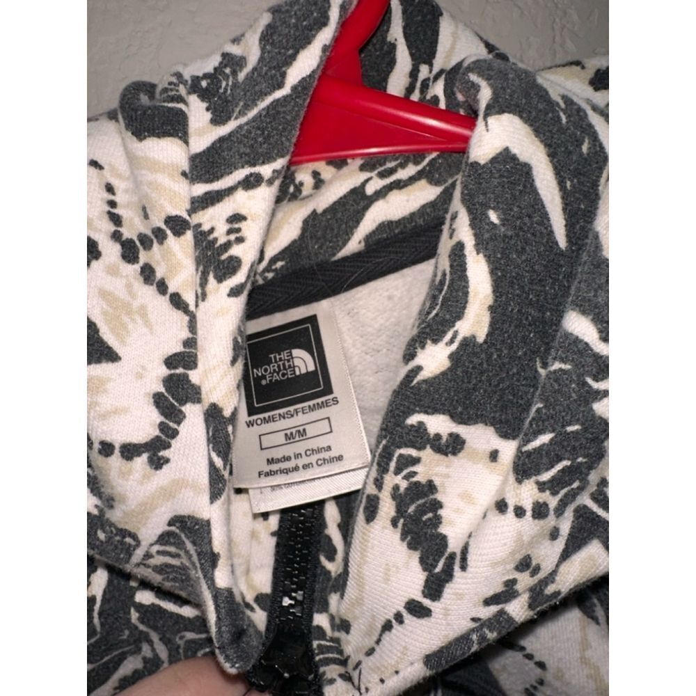 Women's The North Face Jacket - Picture 3 of 6